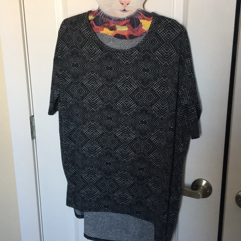 Lularoe black patterned Irma XS